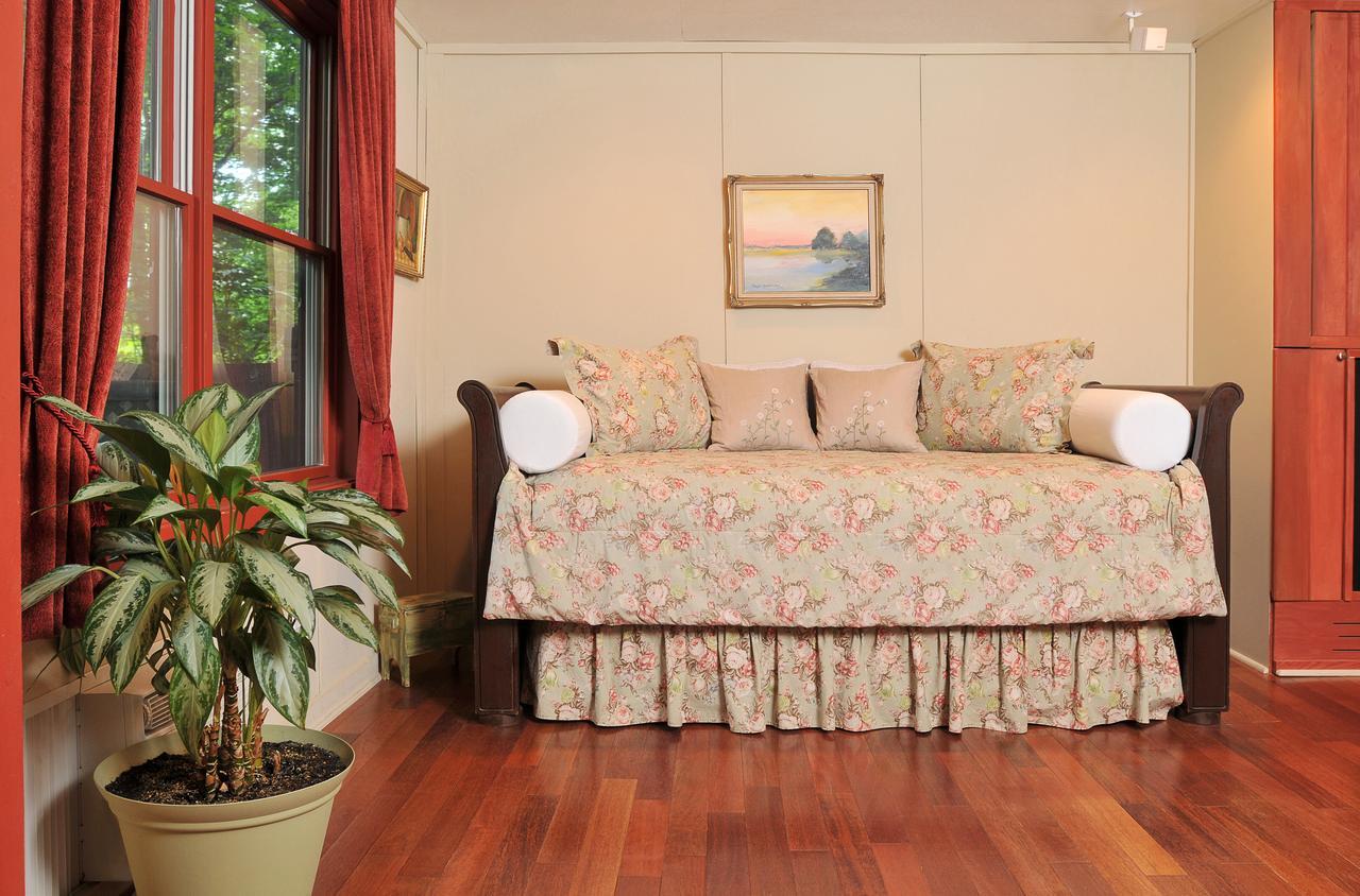 1795 Acorn Inn Bed And Breakfast Canandaigua Exteriér fotografie